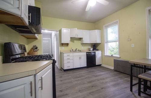 Brighton Apartment | 2 bedroom condo close to Boston and Cambridge with free parking