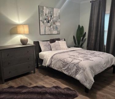 Myers Park Apartment | 2 bedroom condo in heart of CLT