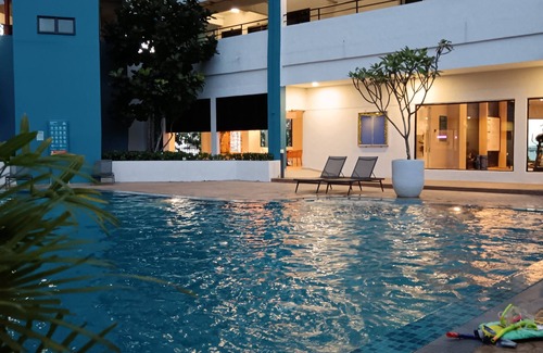Kampung Baharu Sungai Udang Condo | 2-Bedroom Condo Seaview Pantai Puteri