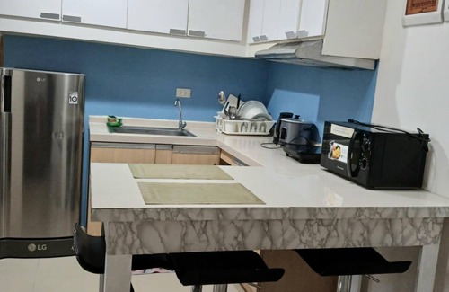 Quezon City Condo | 2 Bedroom Condominium with FREE Unlimited Internet & NETFLIX for 4-5 Person