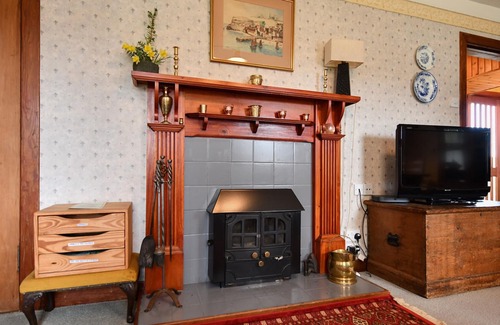 Carradale Cottage | 2 bedroom cottage in Carradale village, sleeps 4, close to coast.