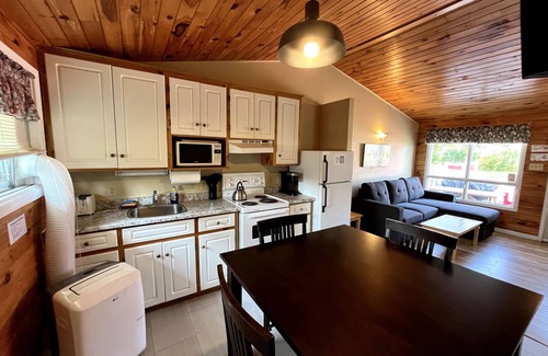 Stanhope Cottage | 2-bedroom Cottage next to PEI National Park- Stanhope Cottages