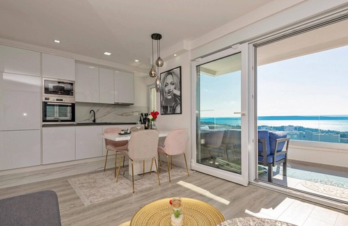 Zelenka Apartment | 2 bedroom cozy apartment in Makarska