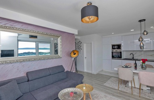 Zelenka Apartment | 2 bedroom cozy apartment in Makarska