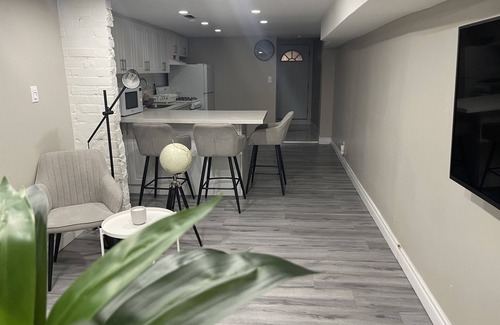Beaconsfield Village Apartment | 2 Bedroom Cozy Basement Apartment, Separate entrance + free Parking