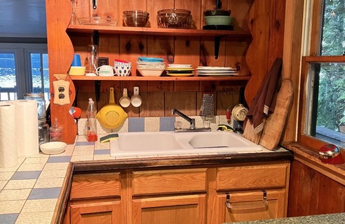 Moriah Center Cabin | 2 Bedroom Cozy Cabin Water Front
