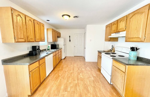 Cambria Apartment | 2-bedroom Duplex with Attached Garage and WIFI in Cambria