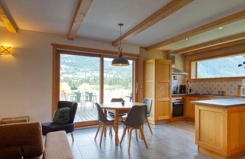 Samoens Apartment | 2-bedroom duplex with large terrace, pets allowed, in Samoëns