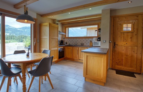 Samoens Apartment | 2-bedroom duplex with large terrace, pets allowed, in Samoëns