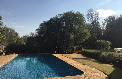 Ryelands House | 2 BEDROOM EXECUTIVE & HOLIDAY LUXURY SUBURBAN HOME.