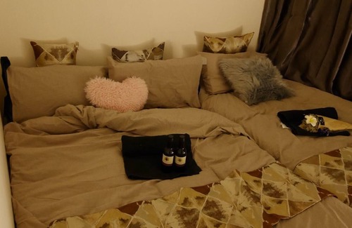 Kennedy Town Apartment | 2 Bedroom Exquisite & Cosy Apartment