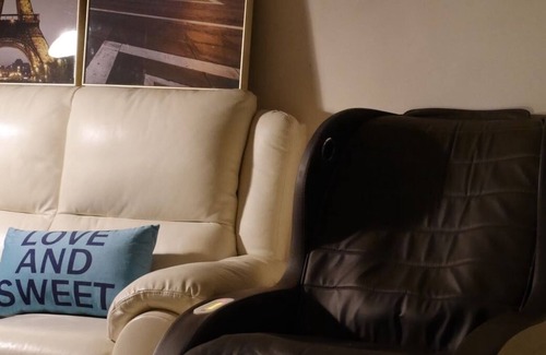 Kennedy Town Apartment | 2 Bedroom Exquisite & Cosy Apartment