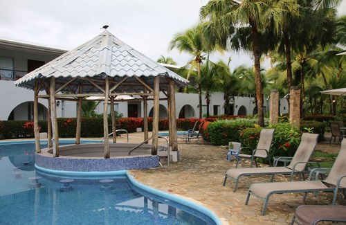 Damas Apartment | 2 Bedroom Family Apartment near Manuel Antonio with pool, tennis, BBQ, Free WIFI
