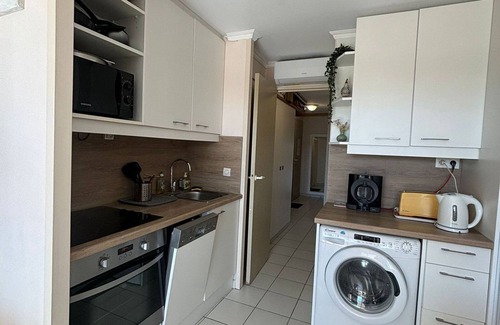 Cap Esterel Apartment | 2-bedroom for 4 with pool, parking and air conditioning