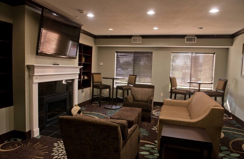 Barker Condo | 2 Bedroom | Free Breakfast + Outdoor Pool