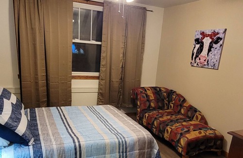Tell City Apartment | 2 bedroom full kitchen washer/dryer 30 minutes to Holiday World Pet Friendly!