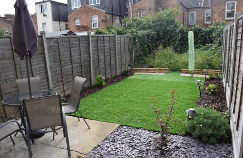 William Morris Apartment | 2 Bedroom Garden Apartment