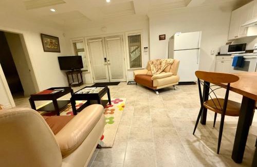 Arbutus Ridge Apartment | 2 Bedroom Garden Suite in Arbutus