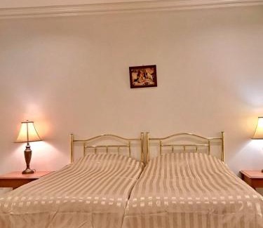 Arbutus Ridge Apartment | 2 Bedroom Garden Suite in Arbutus
