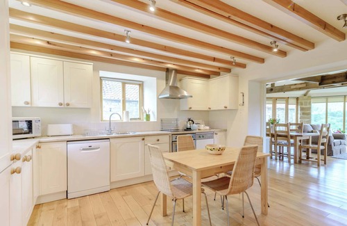 Carlton-in-Cleveland Cottage | 2 bedroom accommodation in Swainby, near Stokesley
