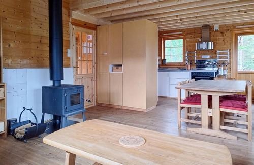 Gjuvsland House | 2 bedroom gorgeous home in Varaldsøy