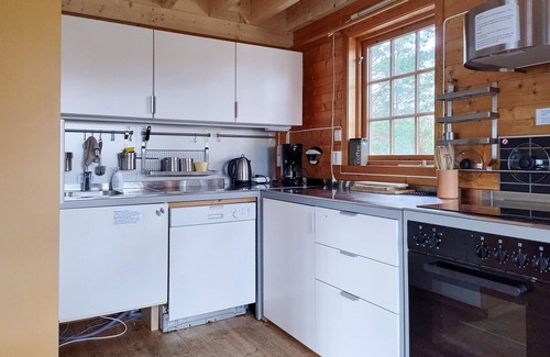 Gjuvsland House | 2 bedroom gorgeous home in Varaldsøy