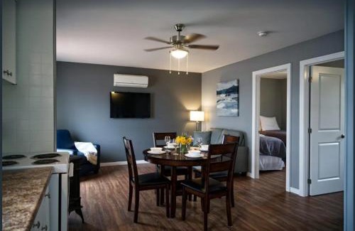 Roseneath House | 2 Bedroom Harbor Front Condo 5U