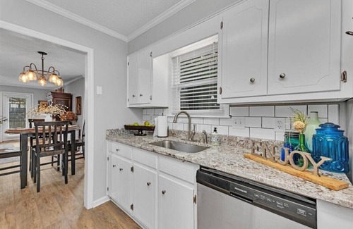 National Hills House | 2 bedroom home with 1.5 bathrooms and fully fenced backyard