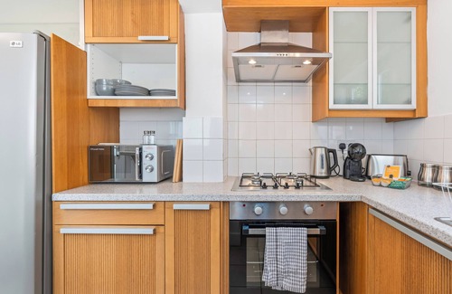 London Borough of Bromley House | 2 Bedroom House | Close to Bromley South Station | Free Parking