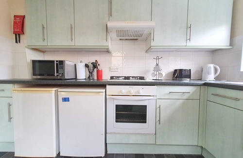 Sittingbourne House | 2-bedroom house near town with Superfast Wi-Fi