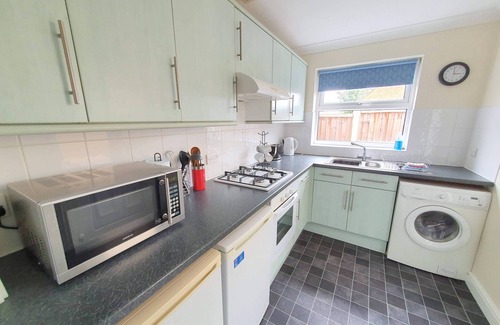 Sittingbourne House | 2-bedroom house near town with Superfast Wi-Fi