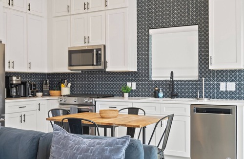 Rosewood House | 2-bedroom house in pleasant Austin with fitness room, AC, WiFi close to DT