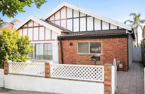 Bondi Beach House | 2 Bedroom House Moments from Bondi Beach