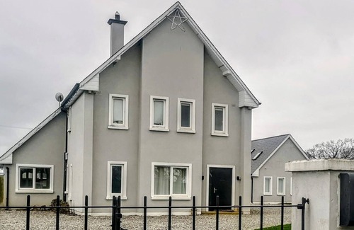 Athy House | 2 bedroom house near Athy, 45 minutes by train to Dublin