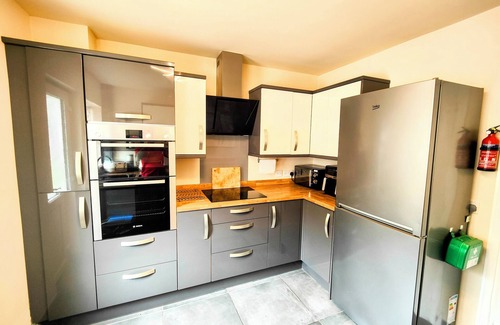 Blacon House | 2 bedroom house near chester city centre