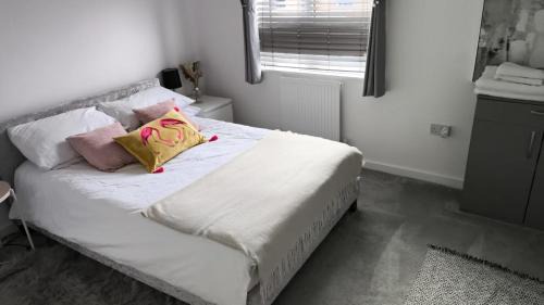 Walsall Apartment | 2 Bedroom House with Garden In Walsall