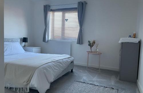 Walsall Apartment | 2 Bedroom House with Garden In Walsall