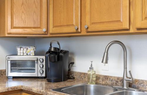Kamm's Corners House | 2 Bedroom in Kamm's Corner!