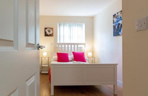 Loughborough Apartment | 2 bedroom Large Town Centre Apartment FREE Parking