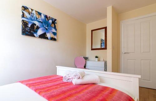 Loughborough Apartment | 2 bedroom Large Town Centre Apartment FREE Parking