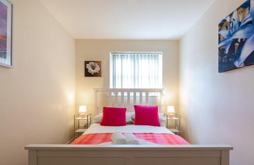 Loughborough Apartment | 2 bedroom Large Town Centre Apartment FREE Parking