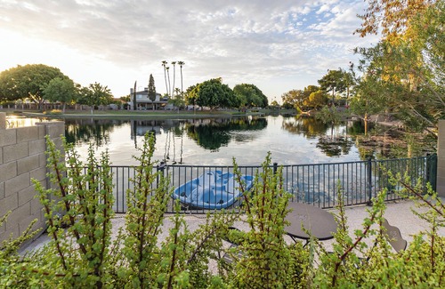 Dobson Ranch Apartment | 2 Bedroom, living room, kitchenette