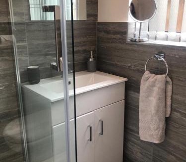 Luton House | 2 Bedroom Luton Townhouse