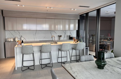 Belconnen Apartment | 2 Bedroom luxurious penthouse with uninterrupted lake views