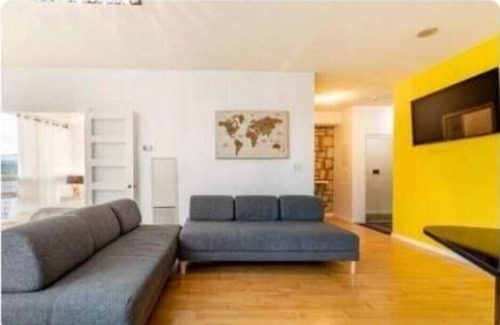 Central Waterfront Apartment | 2 bedroom luxury Lkview