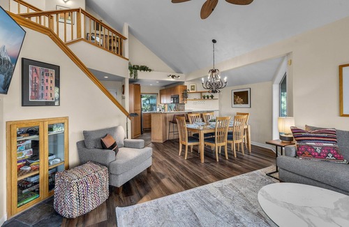 Southwest Bend Condo | 2 Bedroom Mt Bachelor Condo-Resort Amenities