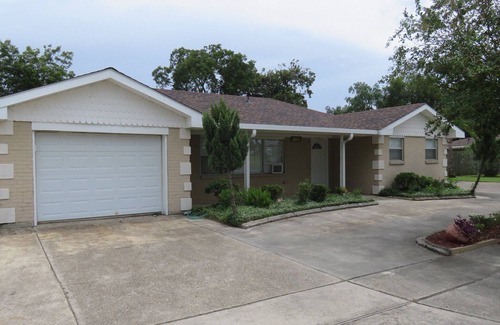 Arabi House | 2 Bedroom near French Quarter