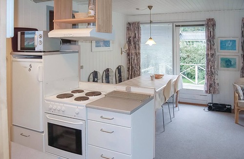 Hejlsminde Strand House | 2 bedroom nice home in Hejls
