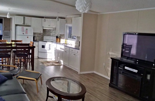 East Kootenay House | 2 BEDROOM PRIVATE HOME, NEAR FAIRMONT & LUSSIER HOTSPRINGS, COLUMBIA LAKE, WHITESWAN PARK