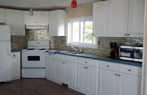 East Kootenay House | 2 BEDROOM PRIVATE HOME, NEAR FAIRMONT & LUSSIER HOTSPRINGS, COLUMBIA LAKE, WHITESWAN PARK